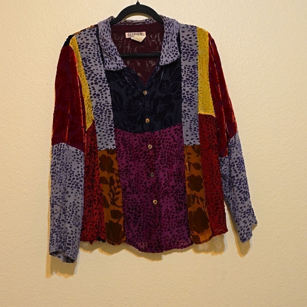 Citron santa monica velvet, patched blouse size M